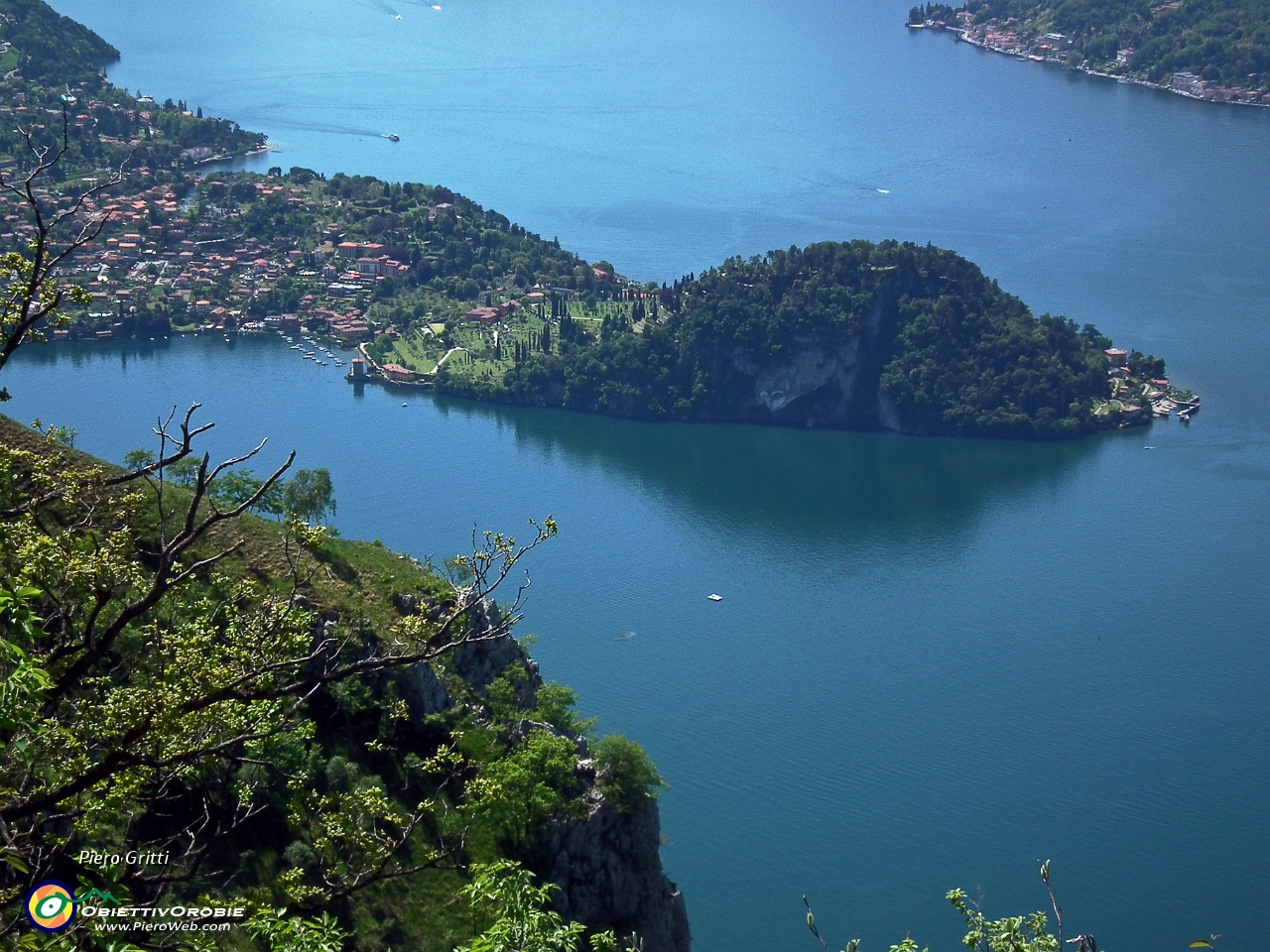 61 dove la penisola di Bellagio li divide....JPG